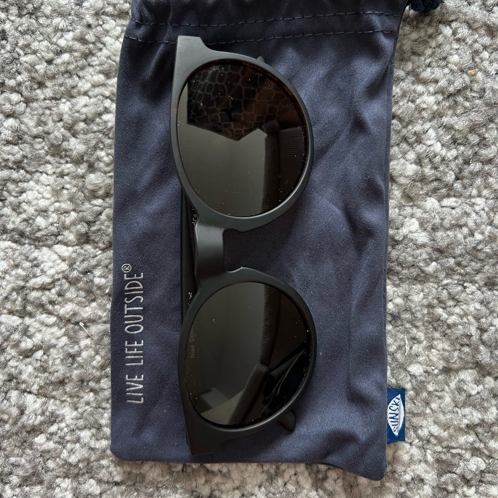 Goodr tortoise shell sunglasses (dark brown)